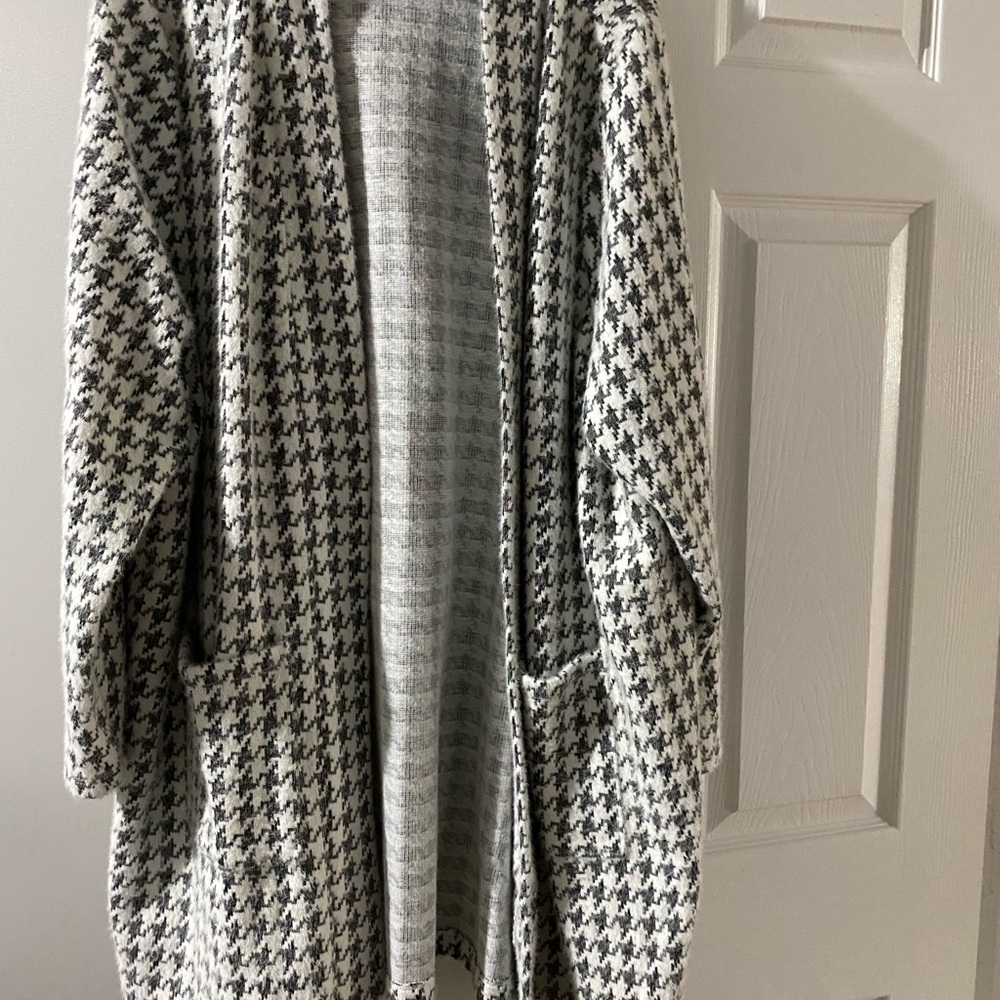 Penningtons Black and White Houndstooth Blazer